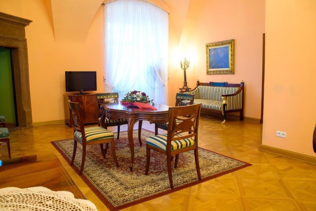 Zamek W Baranowie Sandomierskim Baranów Sandomierski Extérieur photo